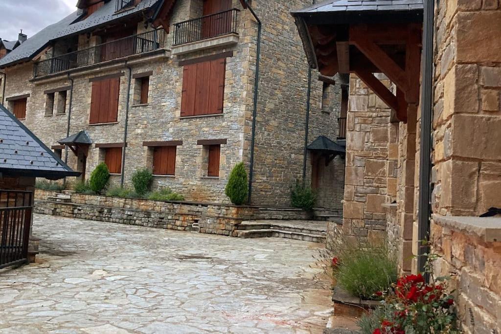 Elegante Apartamento En Escarrilla Con Vistas Al Valle Exterior photo